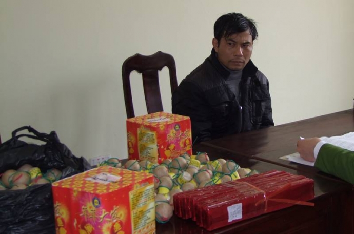 Lăng Văn M&atilde;o c&ugrave;ng số ph&aacute;o lậu tại cơ quan điều tra