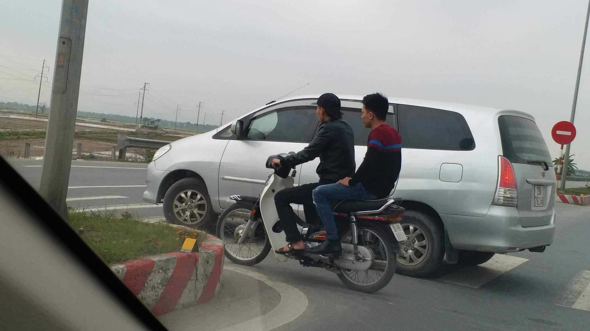 18E5B8BE-65A9-4CD9-9105-8C00B2CDEC78.