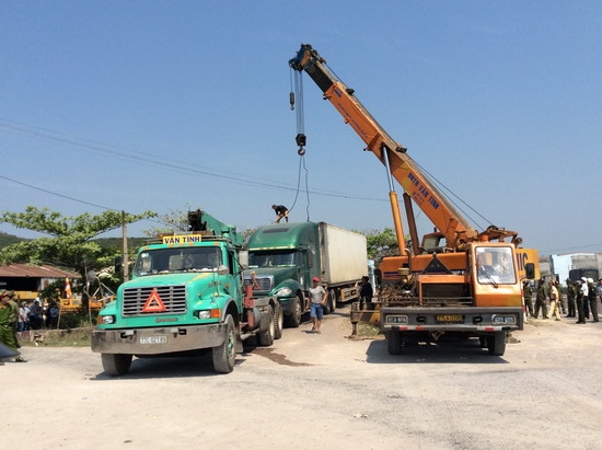 anh 1. cuong che xe tai tram can Binh Dinh