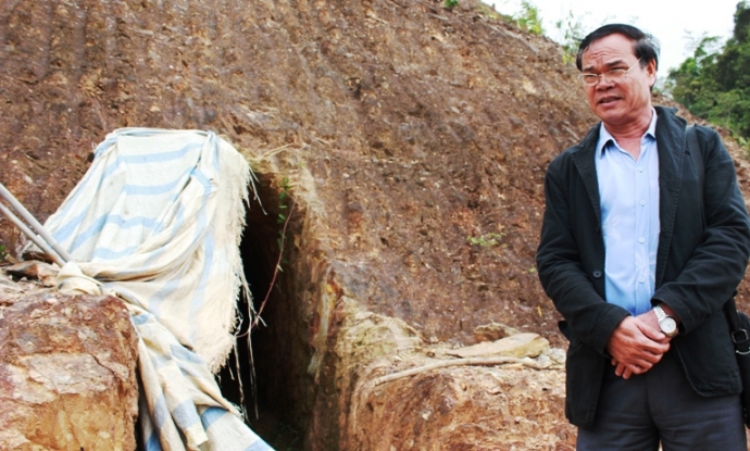 muc-so-thi-can-ham-ruou-cua-bi-thu-huyen-uy-quang-