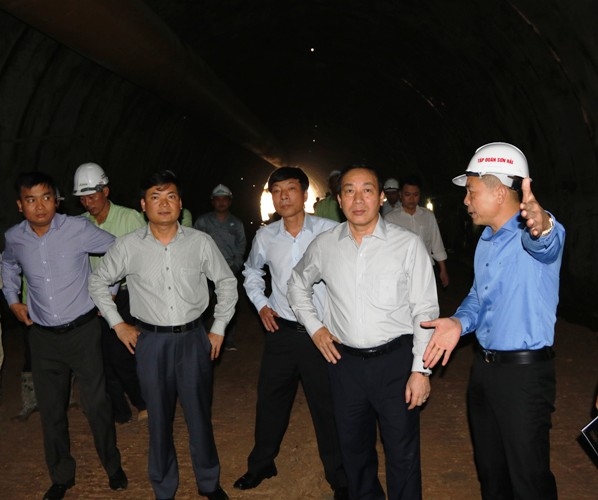 30.4.2017-xong-du-an-la-son-tuy-loan-2