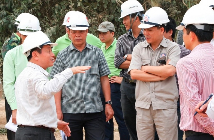 theo-doi-tien-do-la-son-tuy-loan