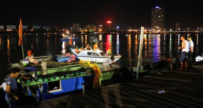 trang-dem-tim-kiem-nan-nhan-2