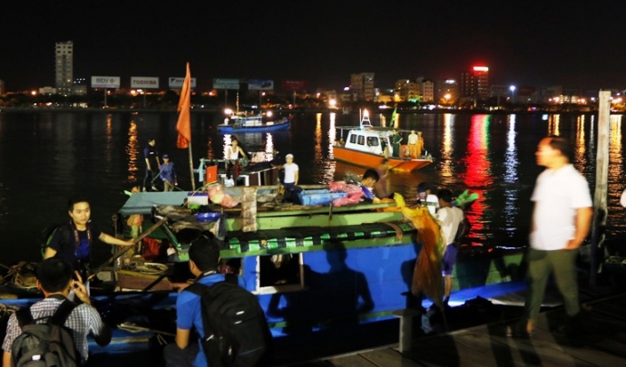 trang-dem-tim-kiem-nan-nhan-3