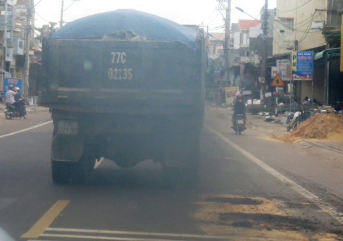 xe-coi-thung-cho-co-ngon-vuot-chot-CSGT-14