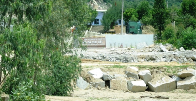 xe-coi-thung-cho-co-ngon-vuot-chot-CSGT-8