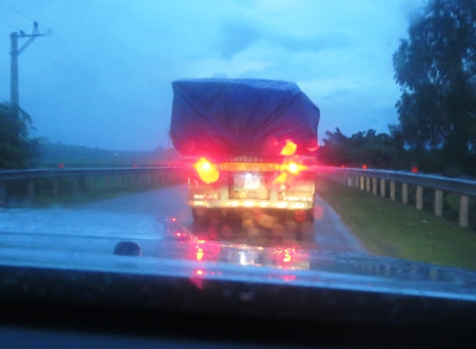 xe-coi-thung-cho-co-ngon-vuot-chot-CSGT-9