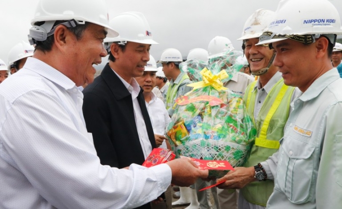 thi- cong-xuyen-Tet-deo-ca-4