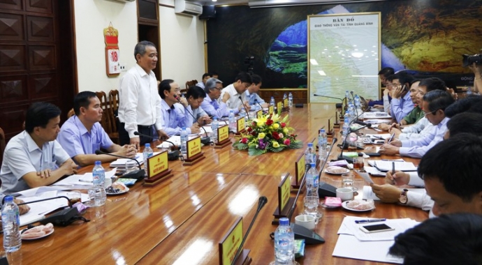 BO-TRUONG-LAM-VIEC-MIEN-TRUNG-2