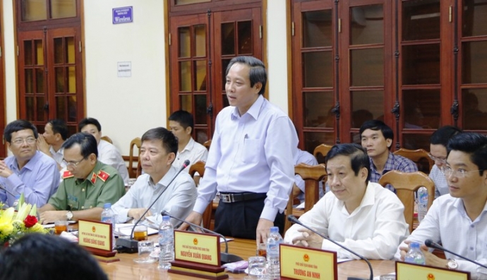 BO-TRUONG-LAM-VIEC-MIEN-TRUNG-3