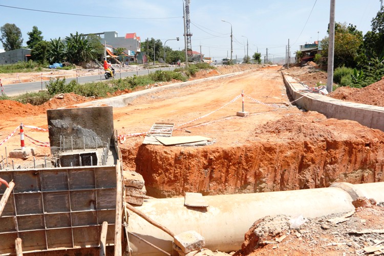 nut-giao-tuy-loan-vuong-GPMB-8