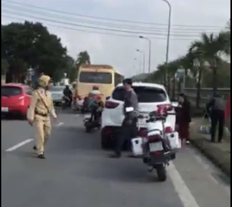 D69F1395-057B-4251-8E89-DFEB372803FA.