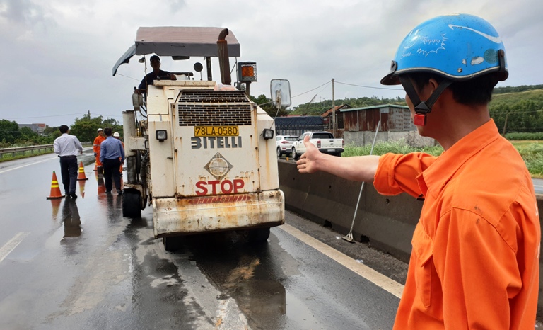 sua-chua-hu-hong-ql1-phu-yen (6)