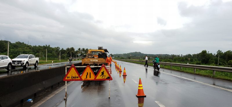 sua-chua-hu-hong-ql1-phu-yen (4)