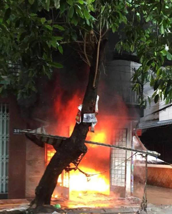 38454906_1878845058804946_124684687309275136_n