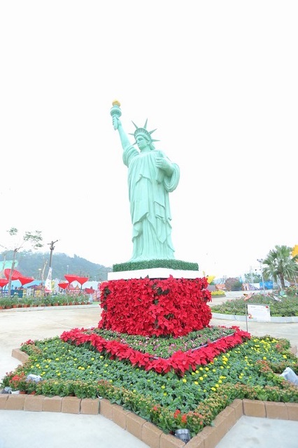 LE HOI KY QUAN MUON SAC HOA (2)