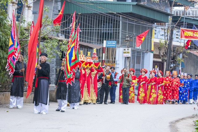 Nghi thức rước cụ thượng về miếu Ti&ecirc;n C&ocirc;ng