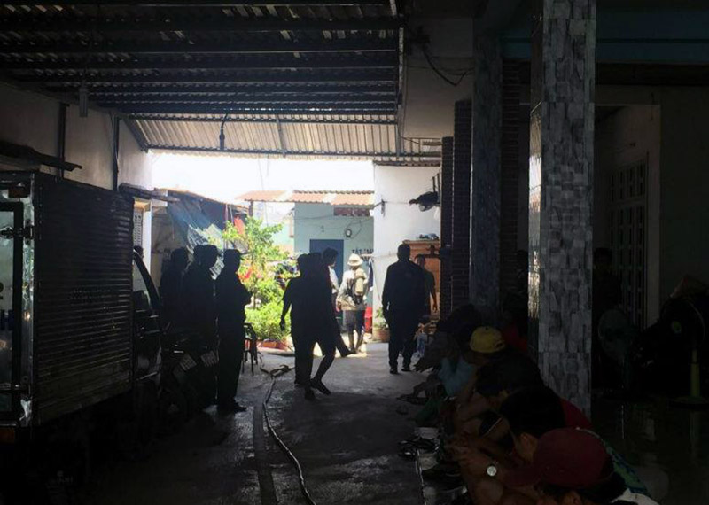 20170905134526-giai-cuu-be-3-tuoi-bi-khong-che-doa