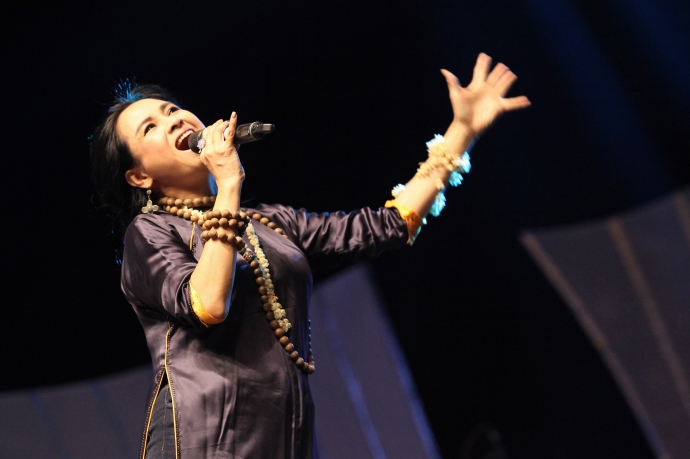 Xem-cac-ca-si-hang-dau-say-sua-tong-duyet (16)