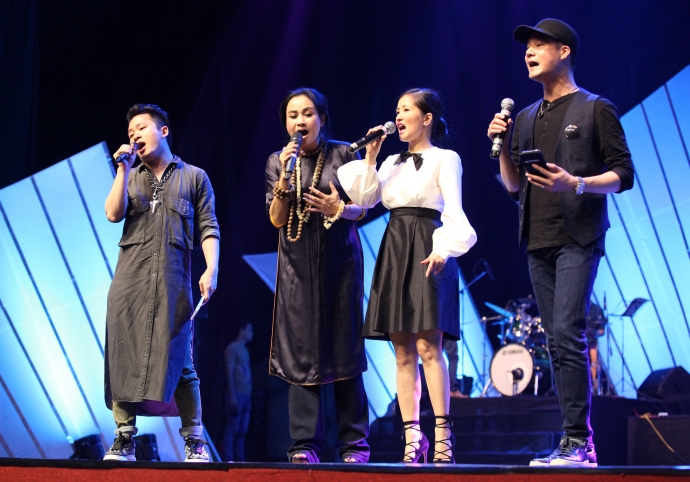 Xem-cac-ca-si-hang-dau-say-sua-tong-duyet (23)