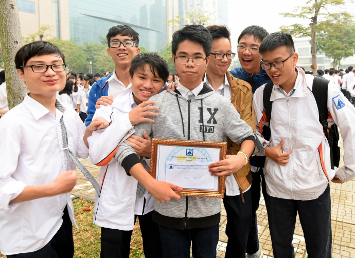 trao-giai-cuoc-thi-anh-van-hoa-giao-thong-cung-ams