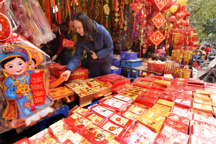 xuan-den-muon-o-cac-cho-hoa-tet (16)