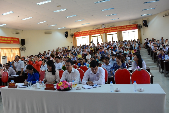 Hội trường chật k&iacute;n cử tri