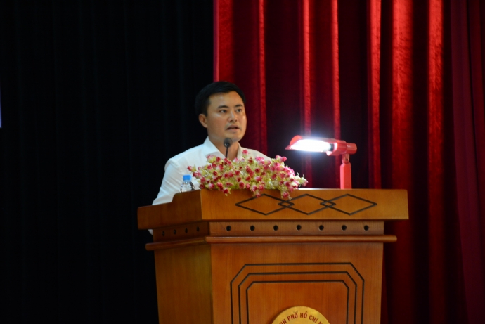 &ocirc;ng B&ugrave;i Xu&acirc;n Cường gi&aacute;m đốc Sở GTVT TPHCM thay mặt