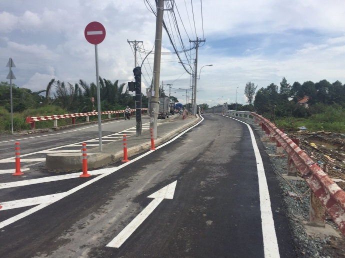 Th&ocirc;ng xe cầu tạm Tăng Long, quận 9