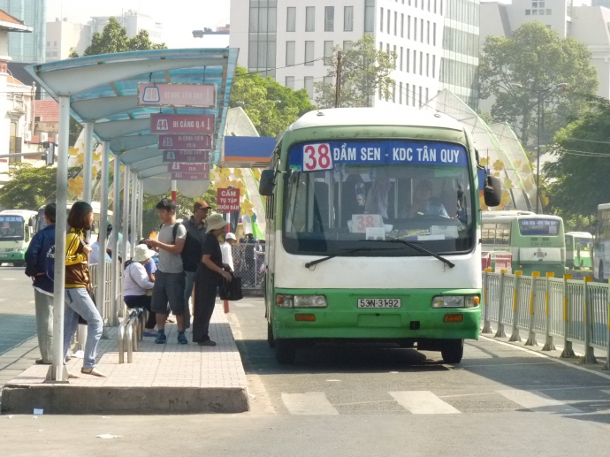 Sau th&iacute; điểm, TP HCM sẽ thực hiện quảng c&aacute;o xe bu&yacute;