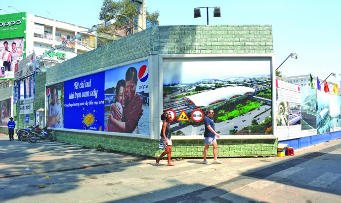 r&agrave;o chắn đường