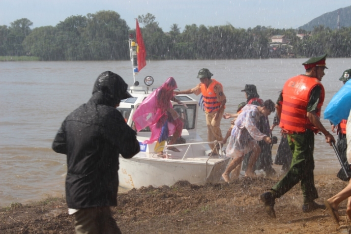 Hon- 1.200- CSCĐ- tham- gia- cuoc- dien- tap -lon-