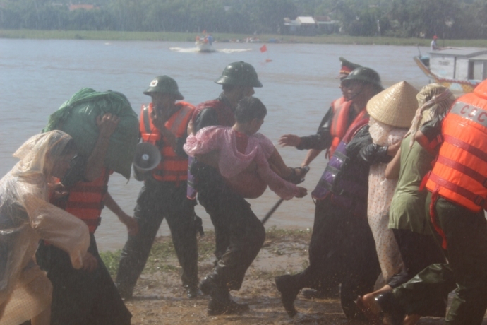 Hon- 1.200- CSCĐ- tham- gia- cuoc- dien- tap -lon-