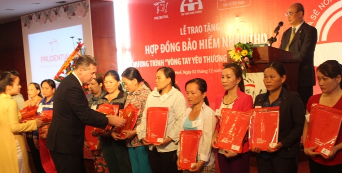 Uy- ban- ATGT- Quoc- gia- ho- tro- con- em- nan- n