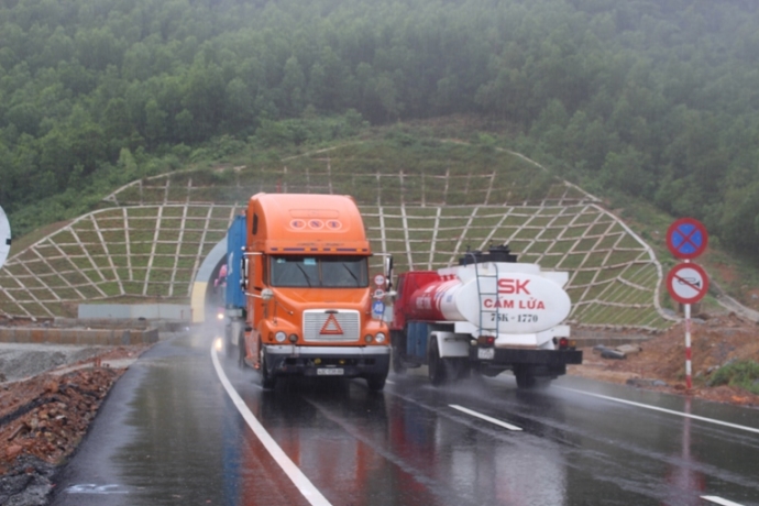 O- to- xe- may- chinh- thuc- luu- thong- qua- ham-