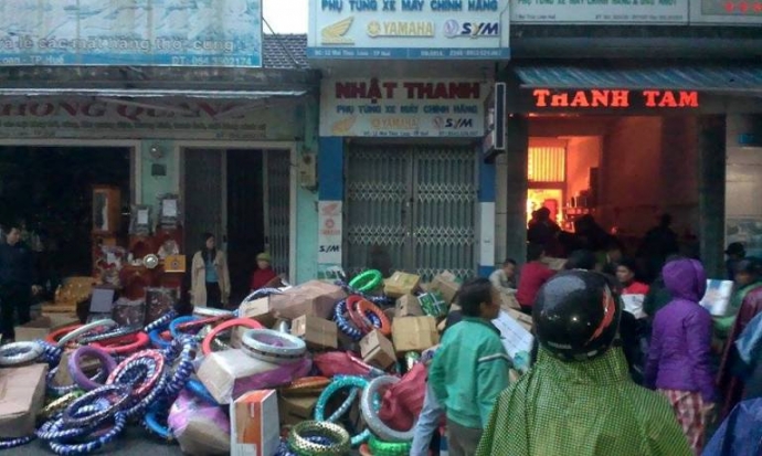 Ba- hoa- vieng- cua- hang- kinh- doanh- phu- tung-