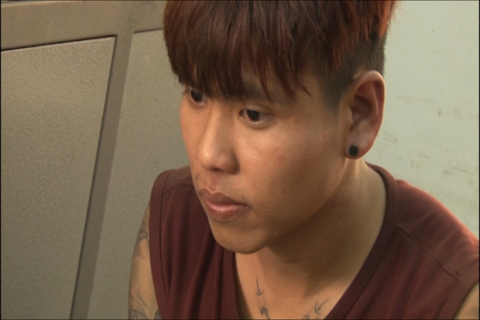 Nhom- cuop- giat- tui- xach- phu- nu- di- xe- may-