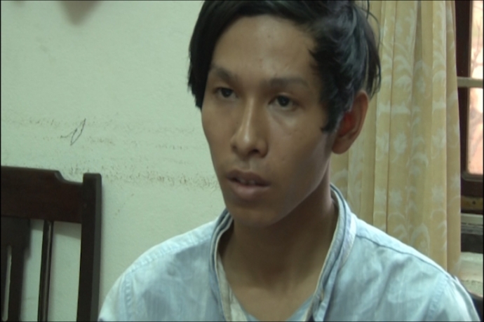 Nhom- cuop- giat- tui- xach- phu- nu- di- xe- may-