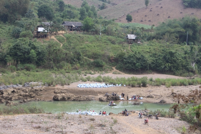 Dan- ban- Cu- Pua- cuc- nhoc- cong- san- qua- song