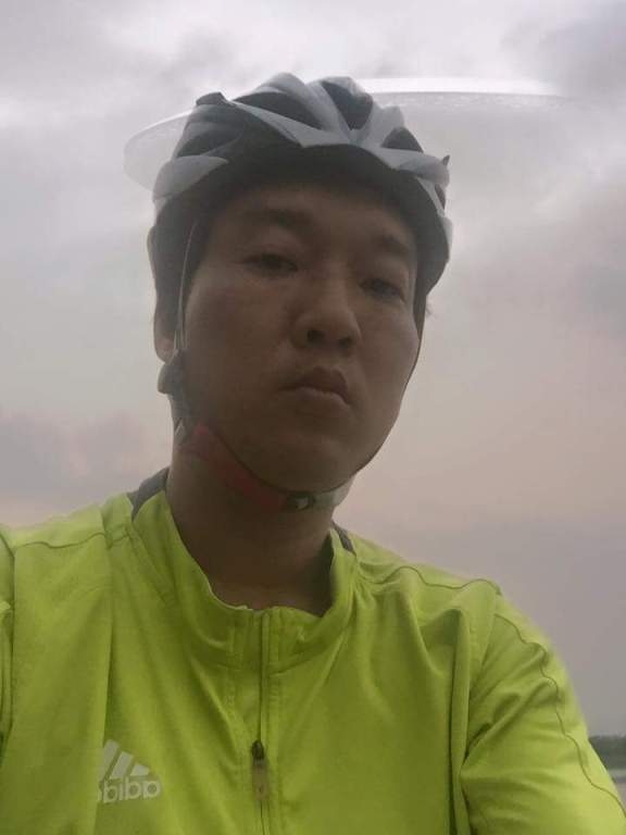 Bat- ngo- anh- dam- may- khong- lo- co- hinh- dia-