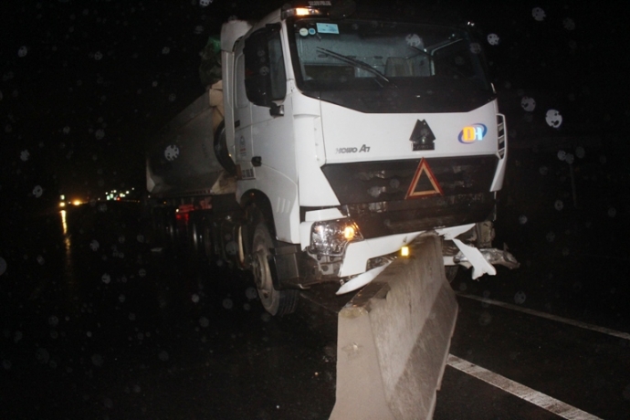 Dam- dai- phan- cach- xe- dau- keo- toac- dau- tre