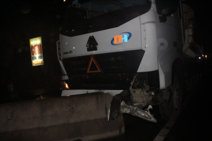 Dam- dai- phan- cach- xe- dau- keo- toac- dau- tre