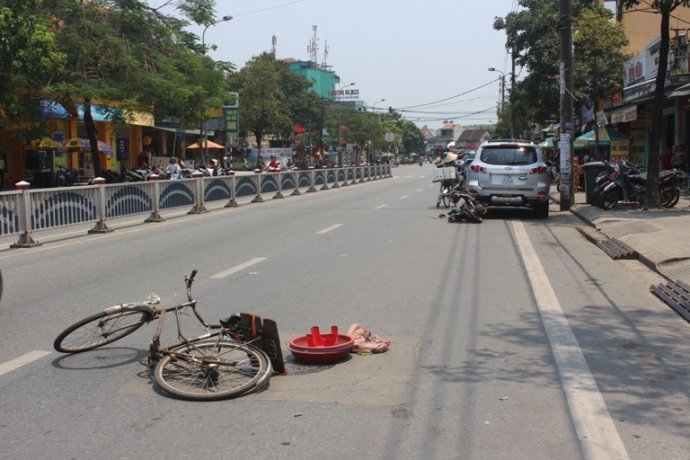 Xe- may- hon- duoi- Santafe- sau- khi- dam- xe- da