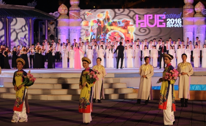 21- doan- nghe- thuat- quoc- te- gop- mat- tai- Fe