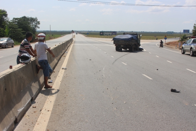 Chay- xe- may- nguoc- chieu- nguoi- dan- ong- bi- 