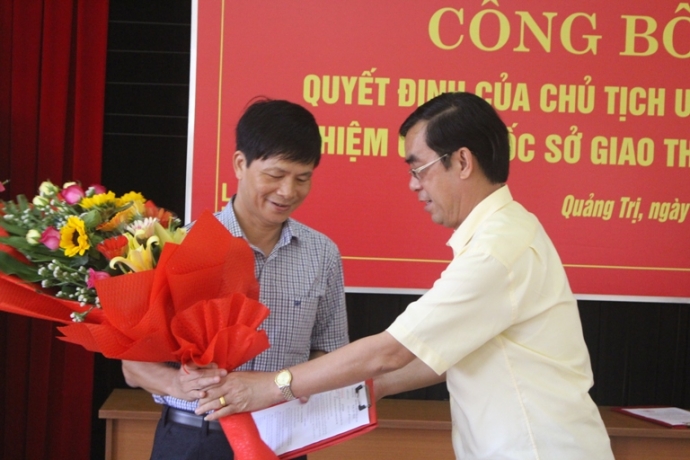 Trao- Quyet- dinh- bo- nhiem- tan- Giam- doc- So-