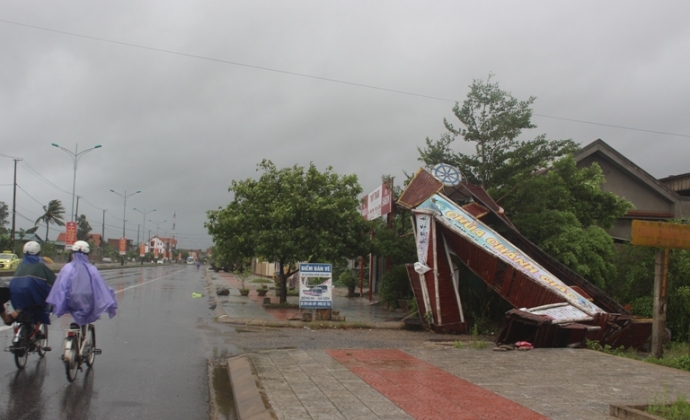 Ap- thap- gay- mua- to- gio- giat- manh- tai- Quan