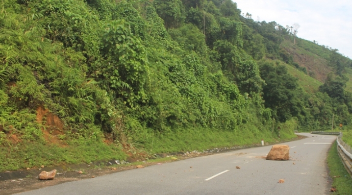 Anh- Mua- lon- sat- lo- hang- loat- vi- tri- duong