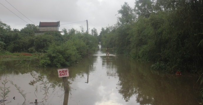 Nhieu- tuyen- duong- o- Vinh- Linh- van- con- nuoc