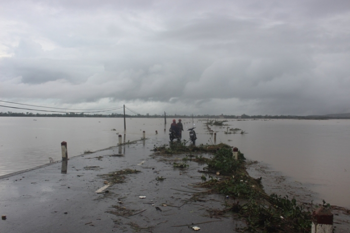 Nhieu- tuyen- duong- o- Vinh- Linh- van- con- nuoc
